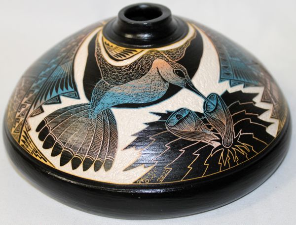 Authentic Two Tone Etched Collector Piece by Leo Blackhorse -(lbw759a) HAND THROWN