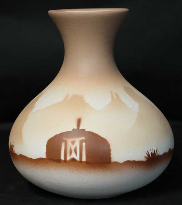 32135 Navajo Lifestyles 3 1/2 x 4 1/2 Ball Vase