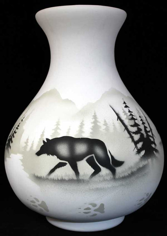 High Country Tracks Wolf 10 1/2 x 14 1/2 Vase -(61136)