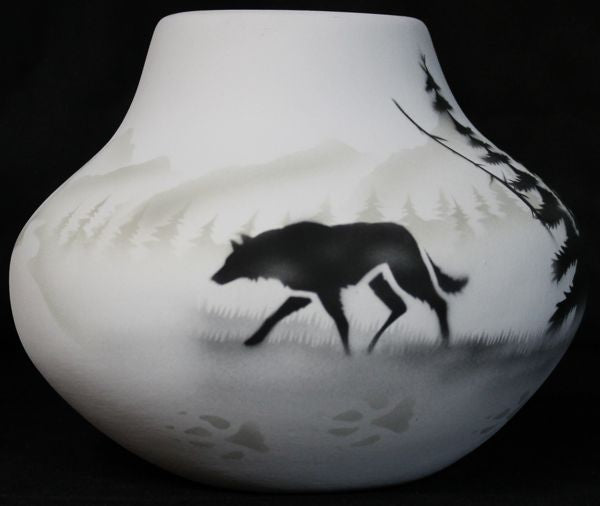 High Country Tracks Wolf 7 1/2 x 6 Bowl -(61057)