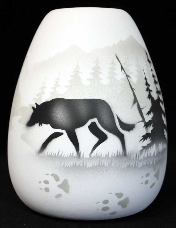High Country Tracks Wolf 4 x 5 1/2 Vase -(61015)