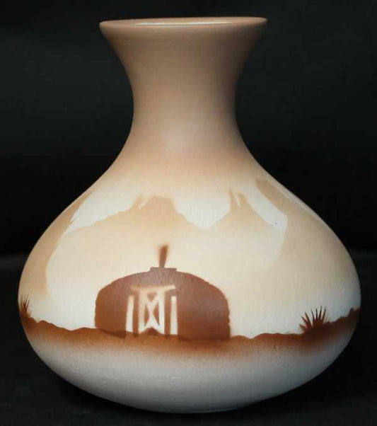 Navajo Lifestyles  3 1/2 x 4 1/2 Ball Vase -(32135)