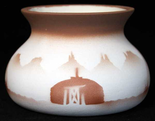 Navajo Lifestyles  4 1/2 x 3 Candle 2" -(32147)