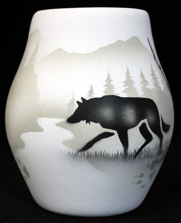 High Country Tracks Wolf 4 1/2 x 5 1/2 Vase -(61021)