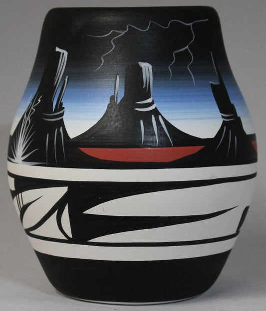 Desert Storm 4 1/2 x 5 1/2 Vase -(20021)